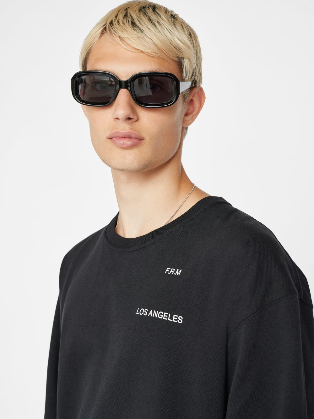 t shirt logo view alt:size